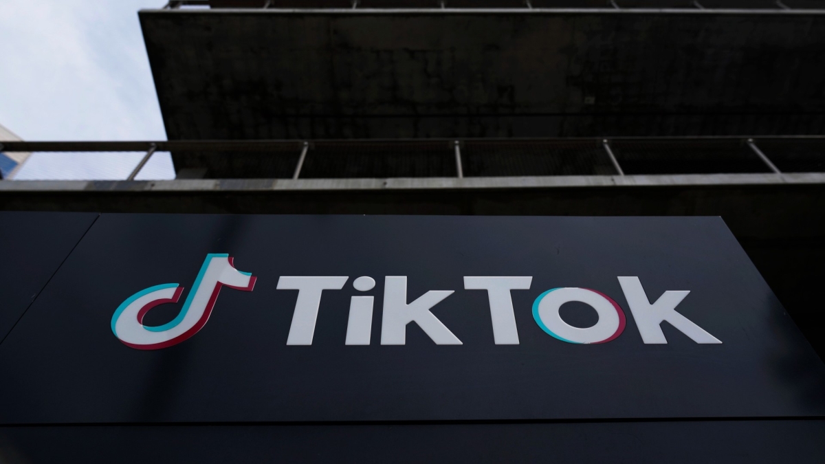 TikTok Updates Rules; CEO on Charm Offensive for US Hearing