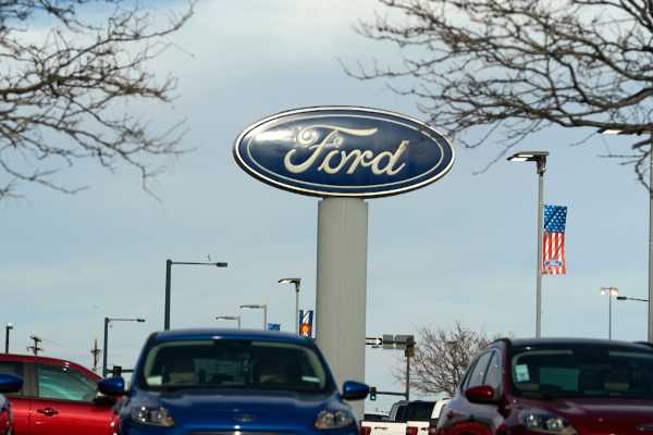 Ford Shares Fall on Supply Chain Woes