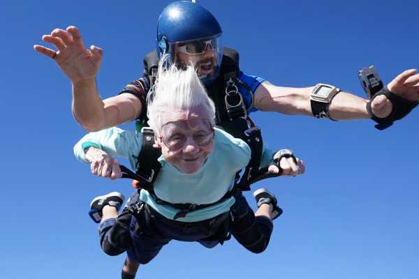 Chicago Woman, 104, Skydives From Plane, Aiming for Record as the World's Oldest Skydiver