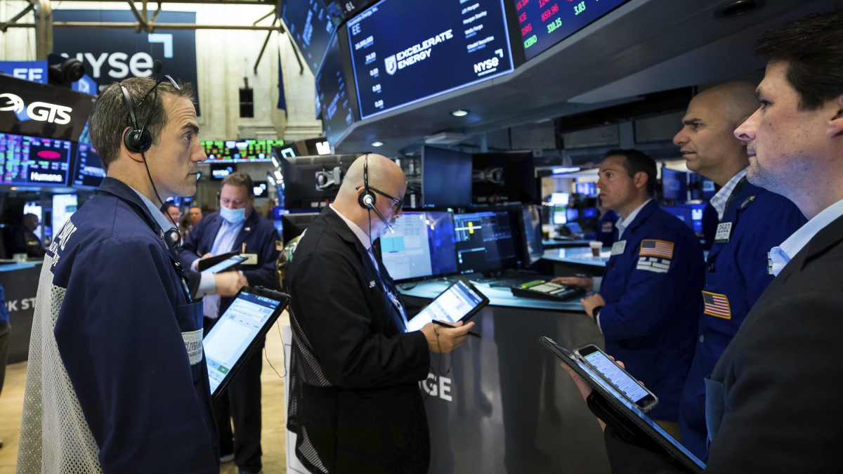 Wall Street Ends Higher, Breaking a 3-Day Losing Streak