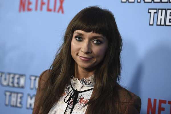 Lauren Lapkus on 'Dream' Role in Netflix Comedy 'The Wrong Missy' 