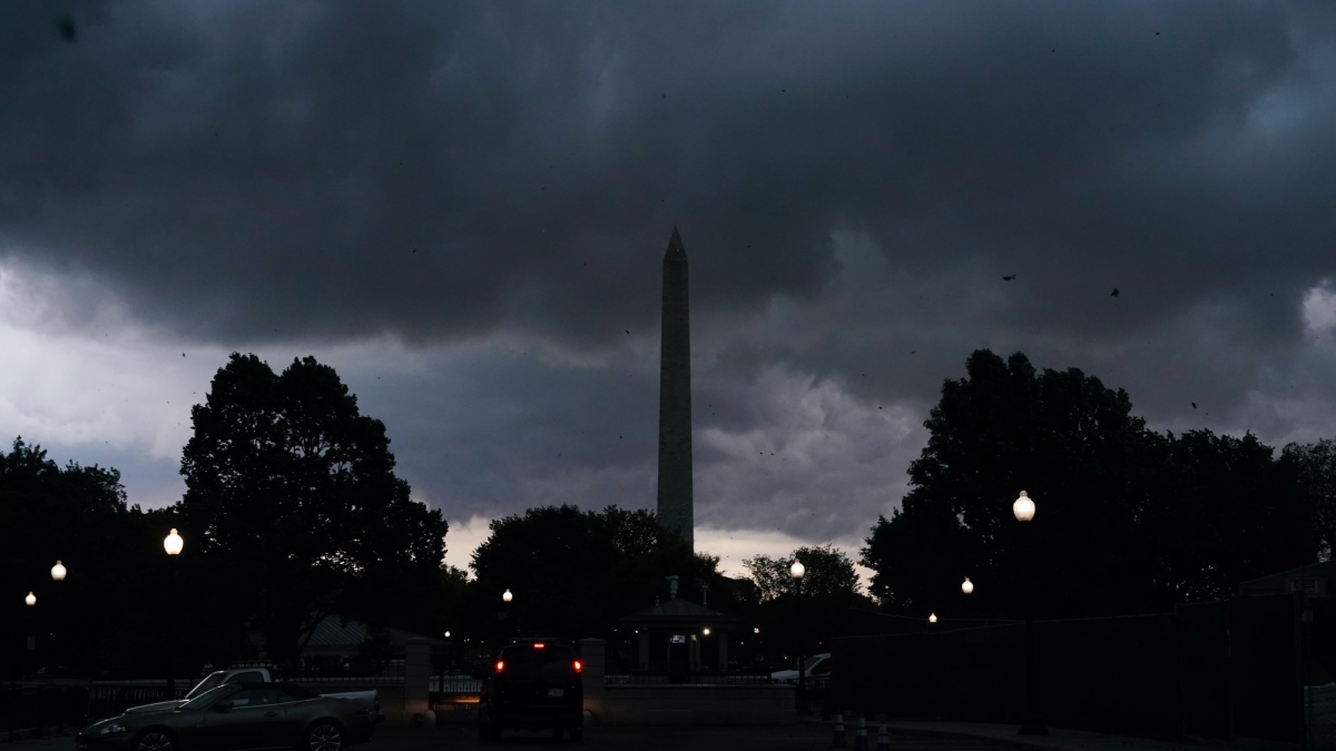 Powerful Storm Kills 2 People, Leaves 1.1 Million Without Power in Eastern U.S.