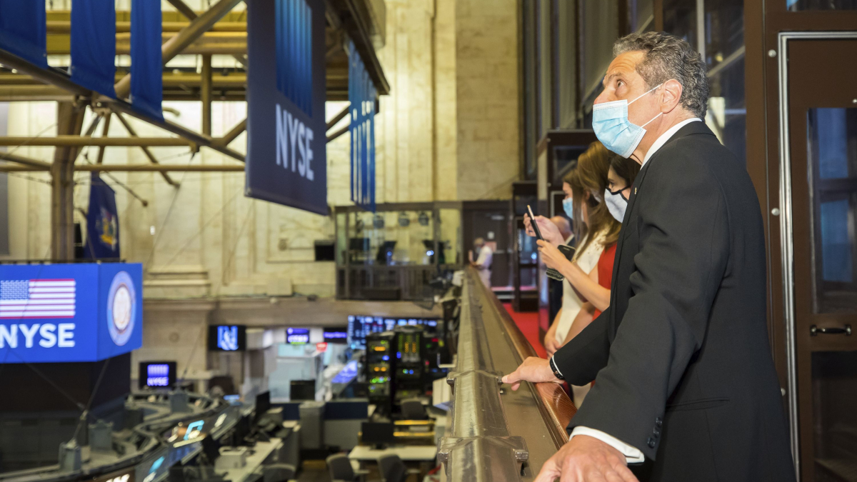 Wall Street Closes Up as Recovery Hopes Overshadow Virus Worries