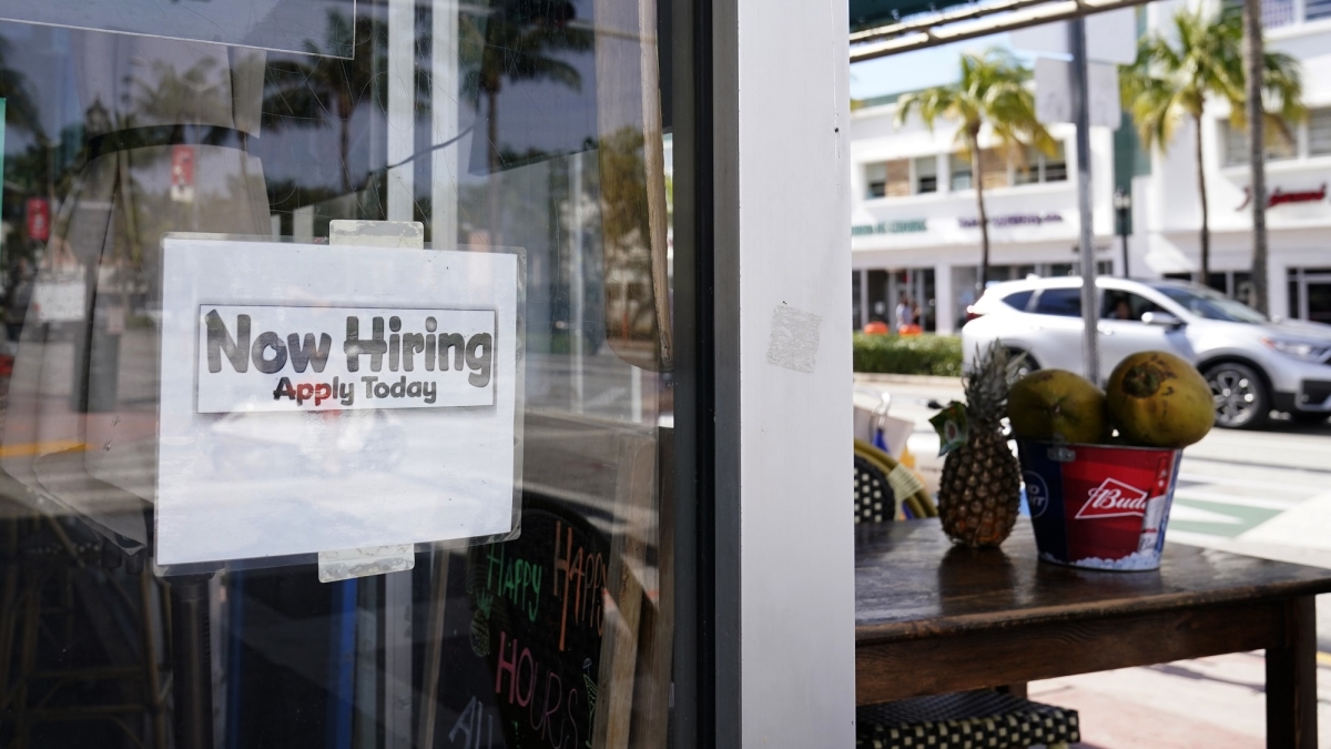 U.S. Loses 140,000 Jobs, First Monthly Loss Since Spring