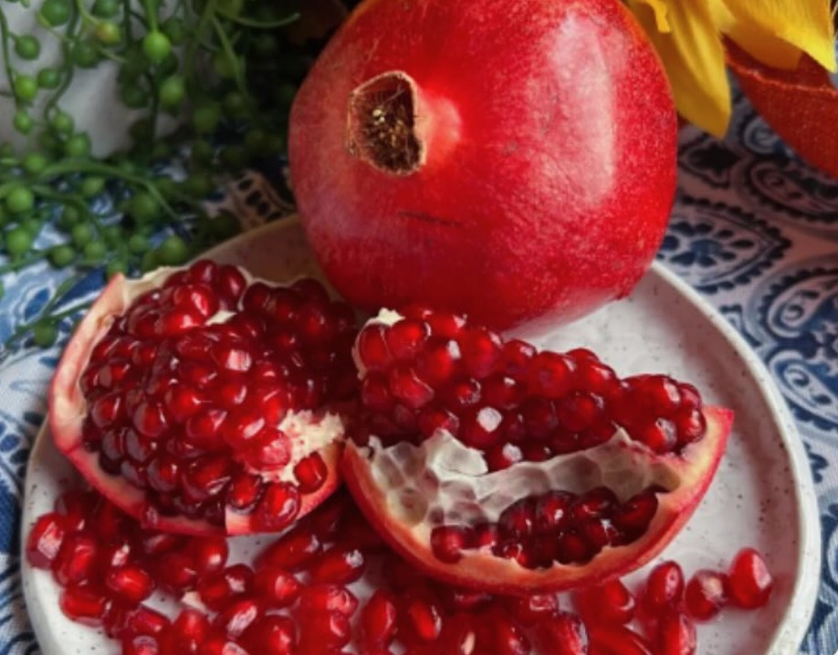 Pomegranate- Canva 