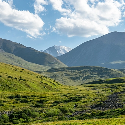 Thig crìoch air an t-saoghal, ach mairidh gaol is ceòl