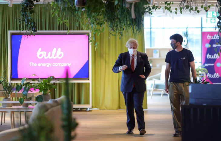 Boris Johnson and Bulb's CEO Hayden Wood walk through our London offices.