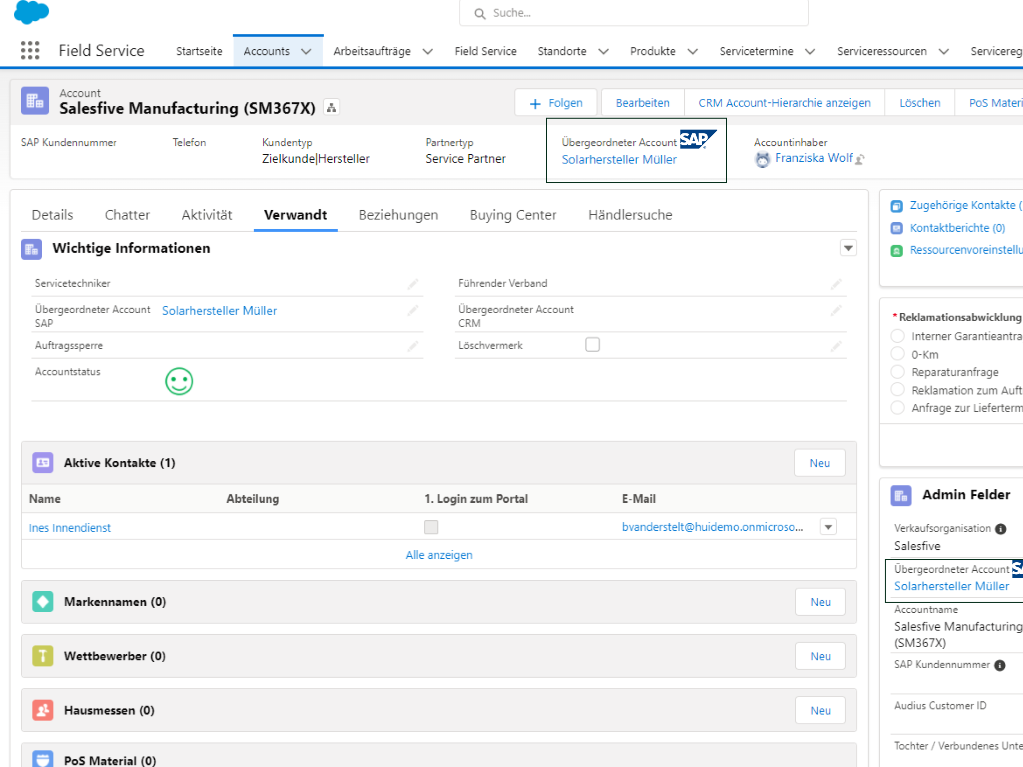Screenshot der Salesforce Maske, auf der ein Account und der übergeordnete Account zu sehen ist. Daneben findet sich das SAP Logo wieder. 