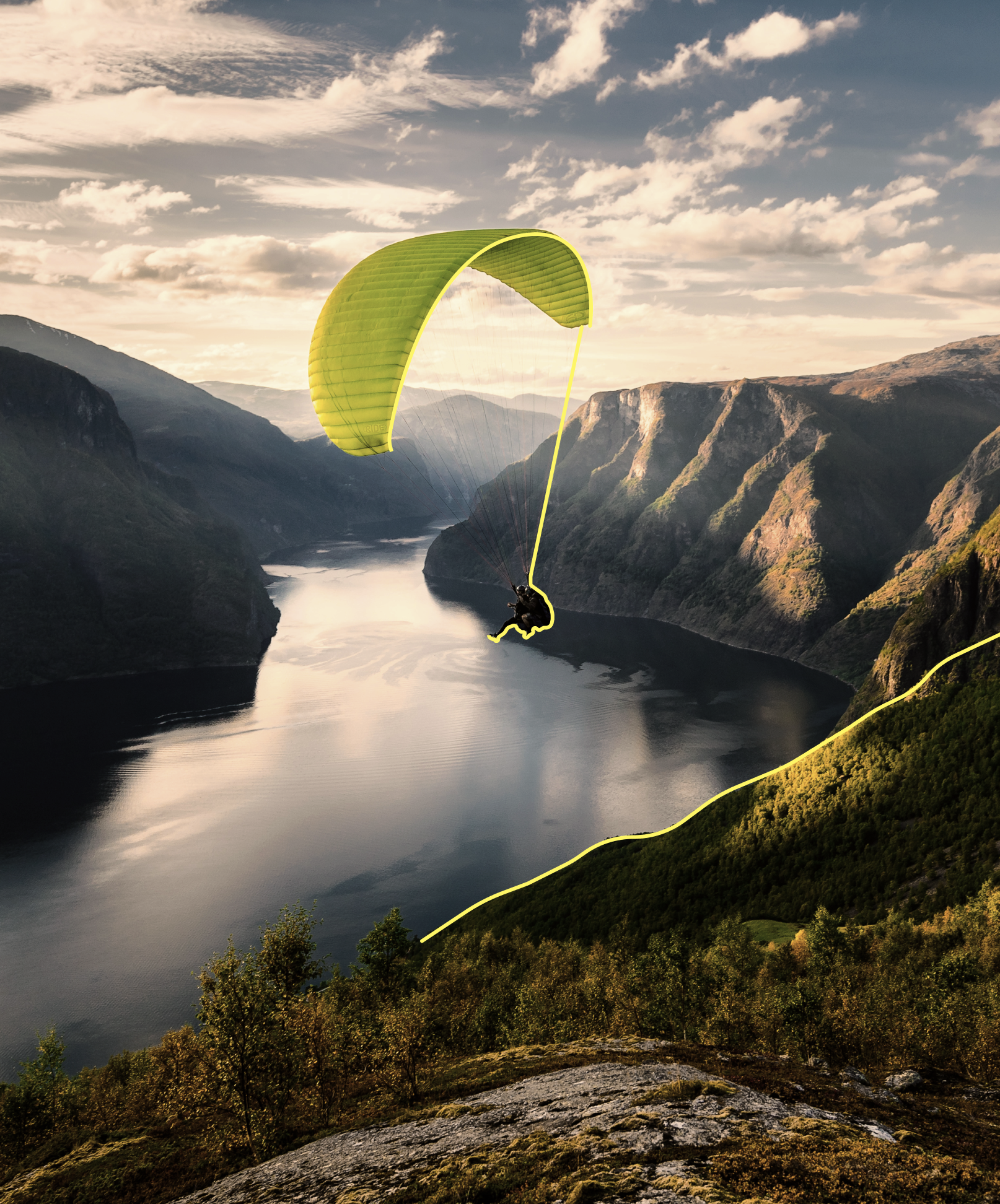 Ein Fallschirm in der Landschaft