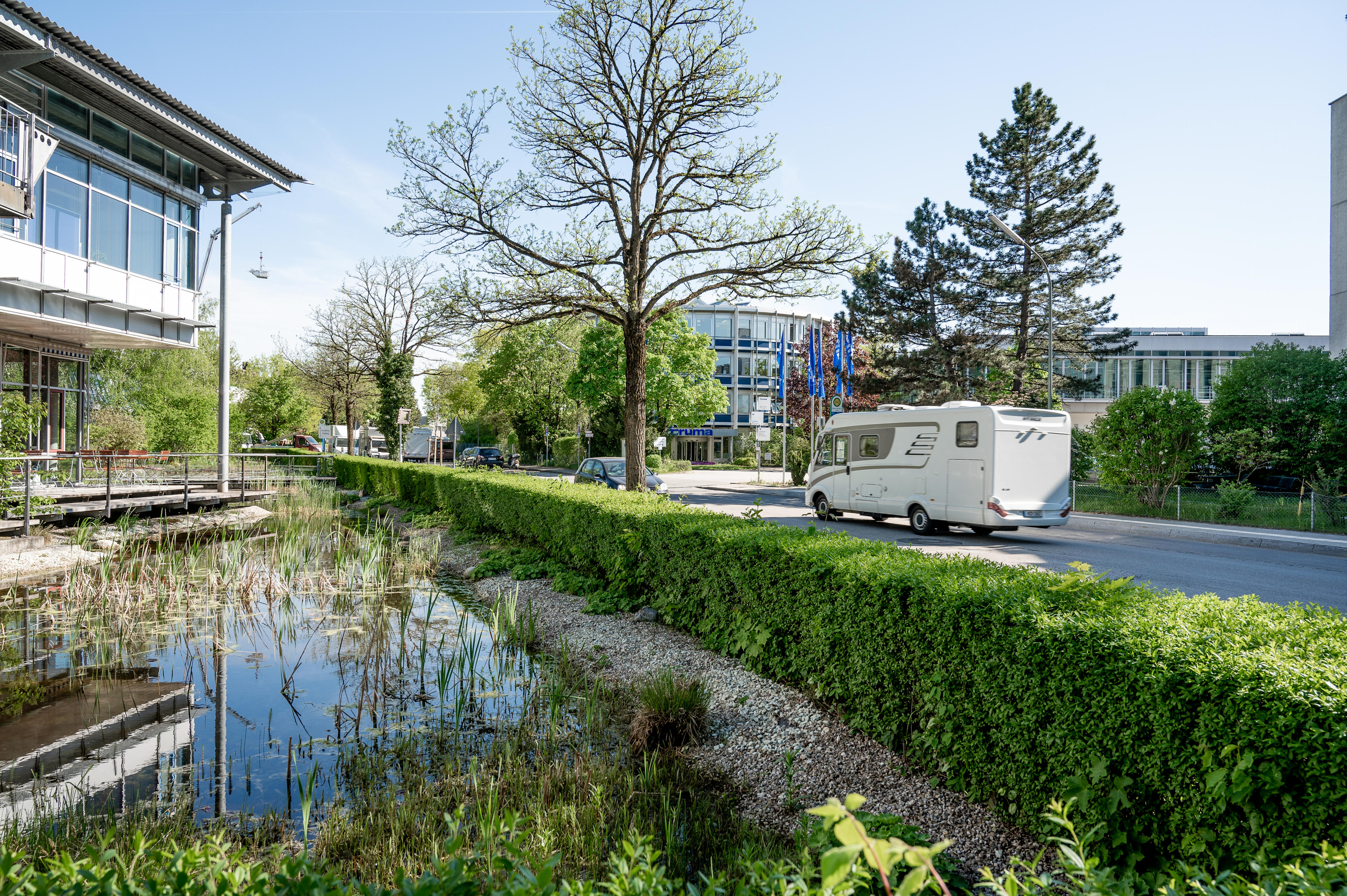 Wohnwagen vor dem Truma Campus