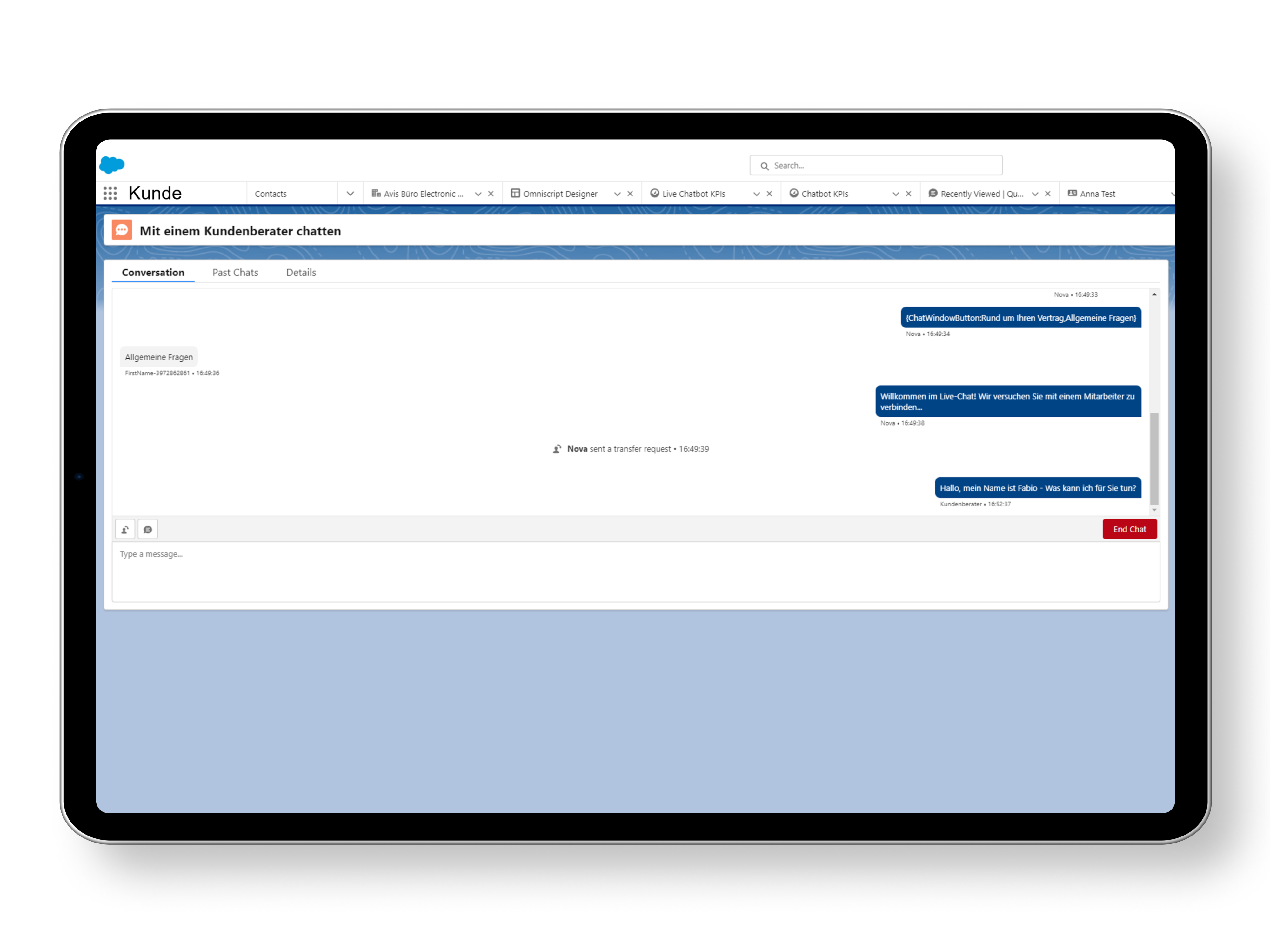 The screenshot shows the Salesforce screen with a chat history displayed. This is the live chat feature of the Energy & Utilities Cloud. 