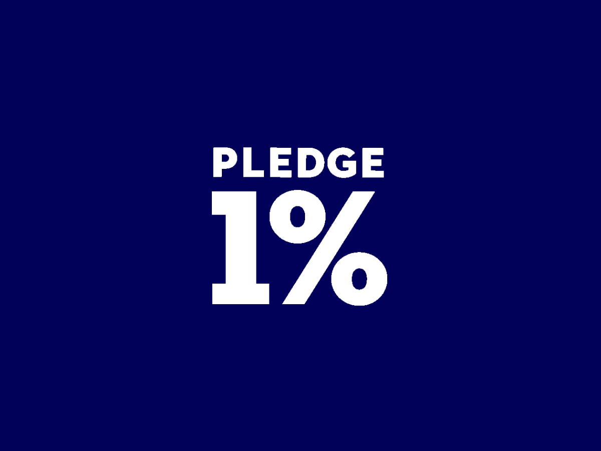 Logo von Pledge 1% auf blauem Hintergrund