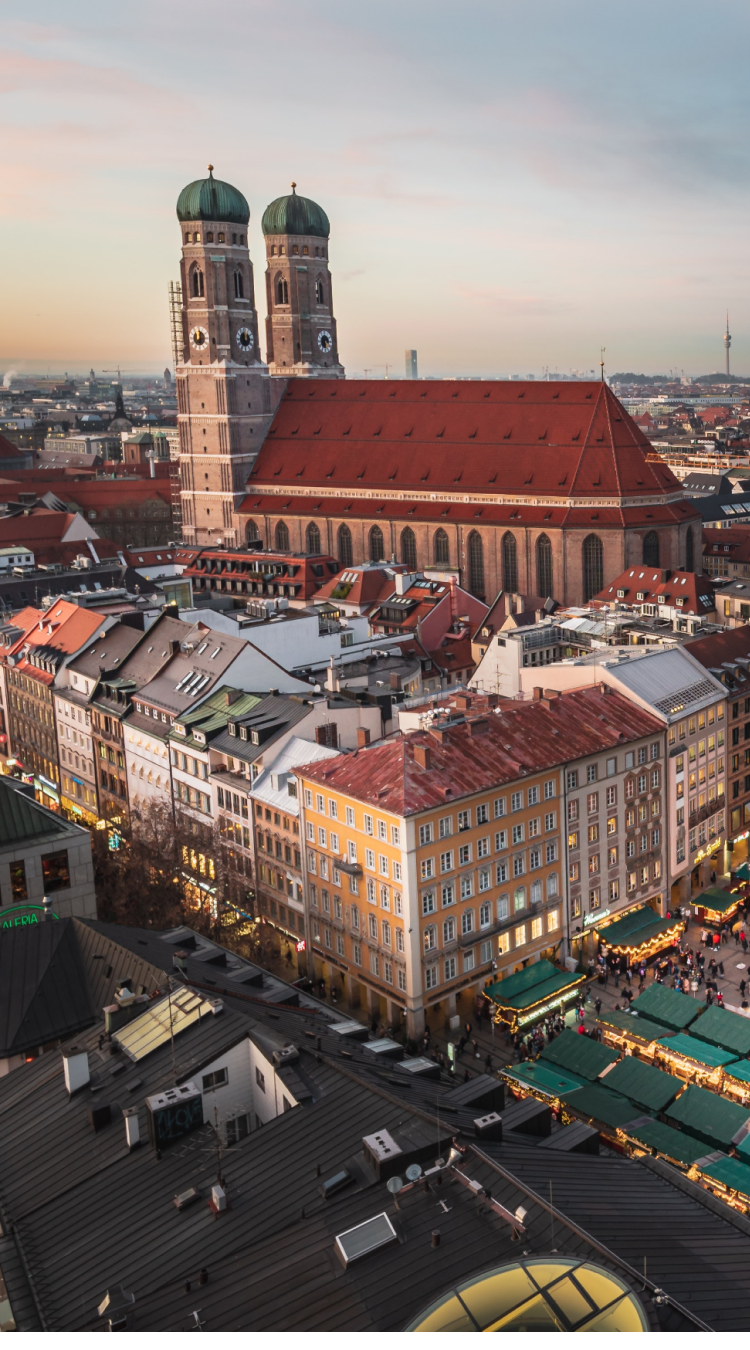 Münchner Marienplatz mit Frauenkirche _Mobile 