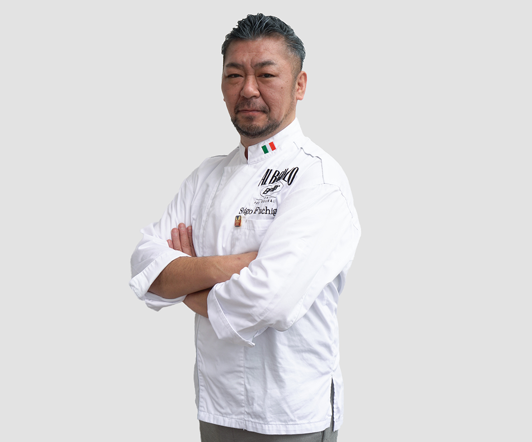 渕上誠剛シェフは、福岡市にあるレストラン「フチガミ」のシェフで、2024年バリラ・パスタ・チャンピオンシップ・アジア大会の優勝者です。