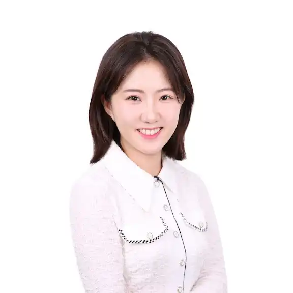 Jay Hong Headshot
