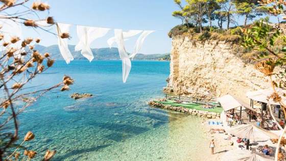 Cameo Island (Agios Sostis) ligger utenfor Laganas sør på Zakynthos.