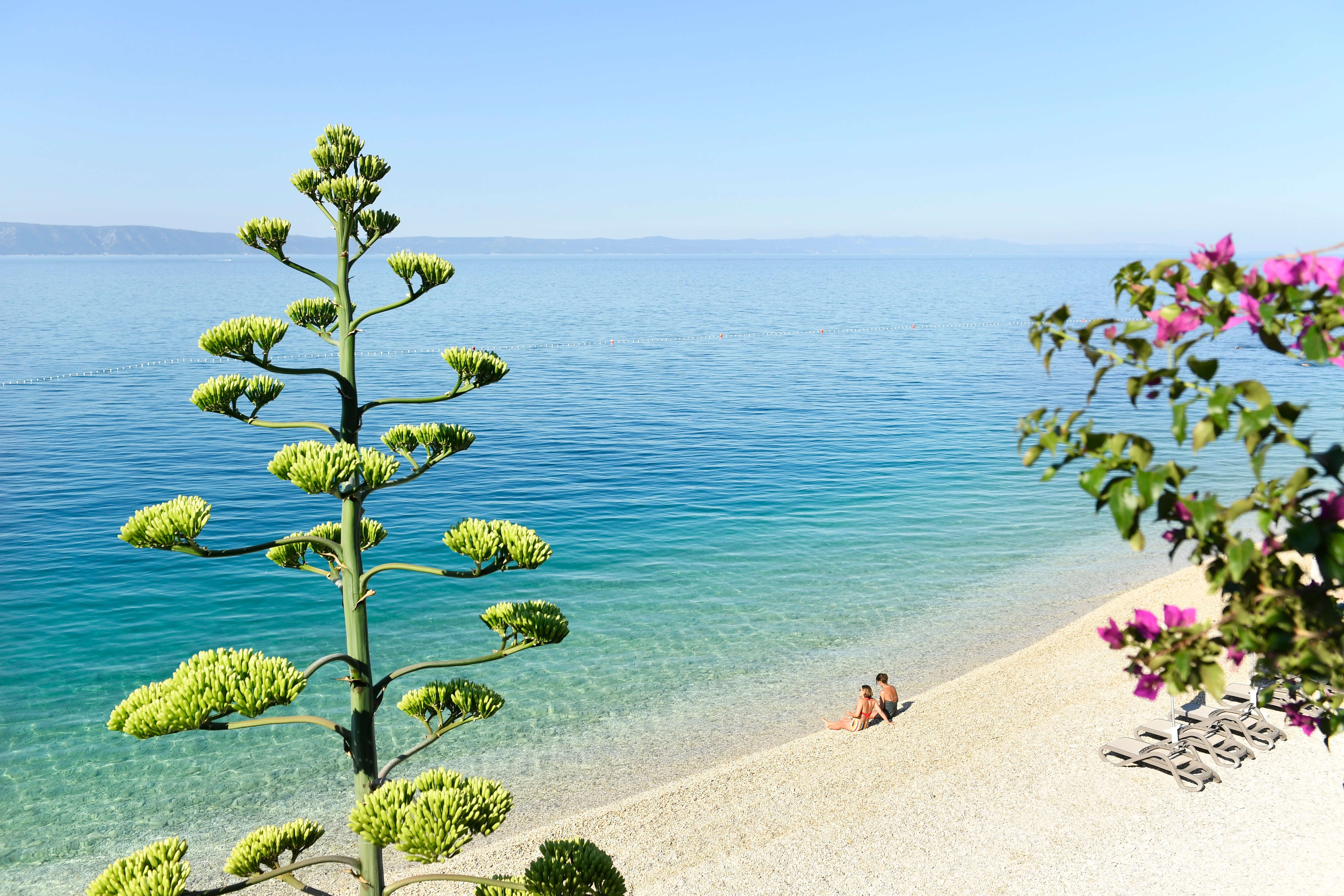 Par på stranden i Kroatia.