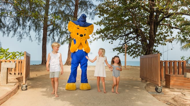 Barn som leier Bamse. Restplasser med TUI