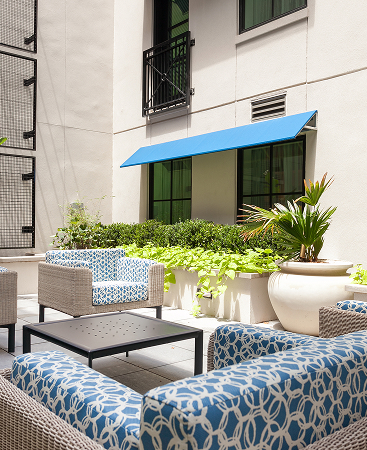 King 583 exterior view