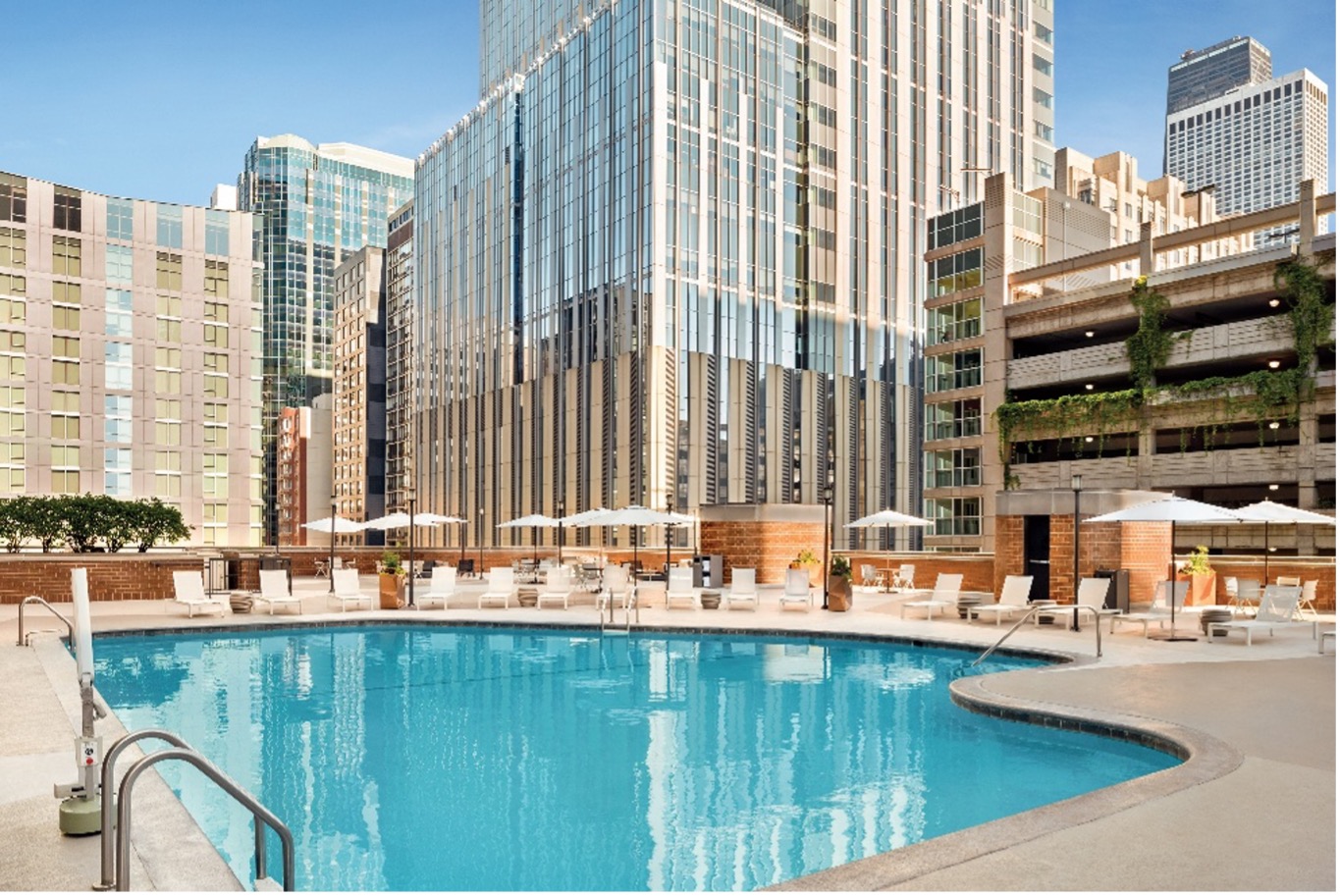 Rooftop pool and deck at Chicago Magnificent Mile, a Hilton Grand Vacations Club