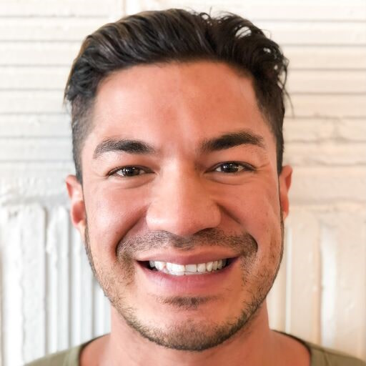 رجل قبل علاج Invisalign®
