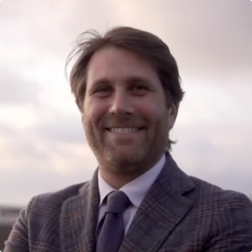 photo-hero-smiling-man