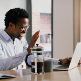 photo-card-man-in-a-meeting