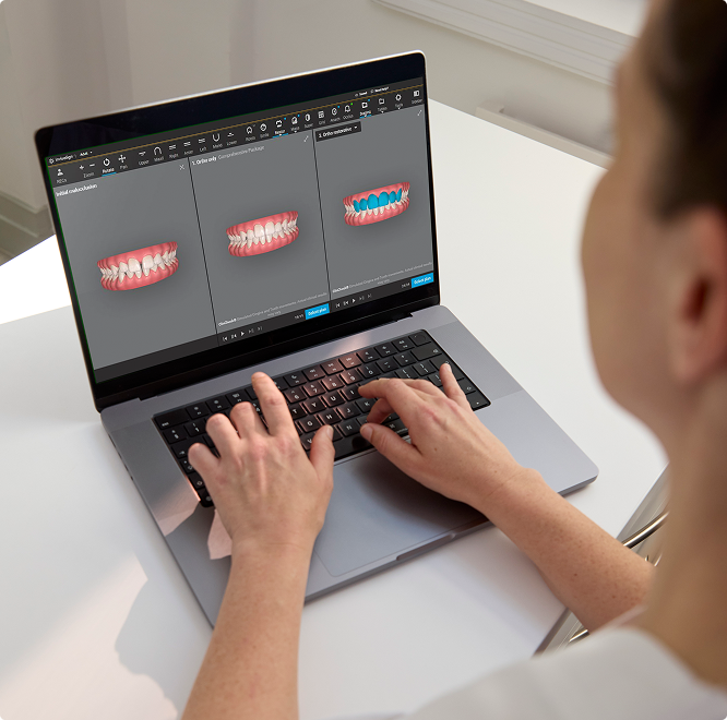 image-hero-women-on-laptop