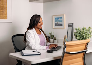 photo-4-columns-hands-on-excellence