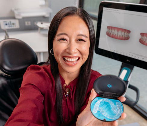 Customized aligners with state-of-the-art features to treat a wide range of cases and provide optimal patient comfort.