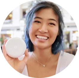 photo-3-up-girl-smiling-holding-white-vivera-case