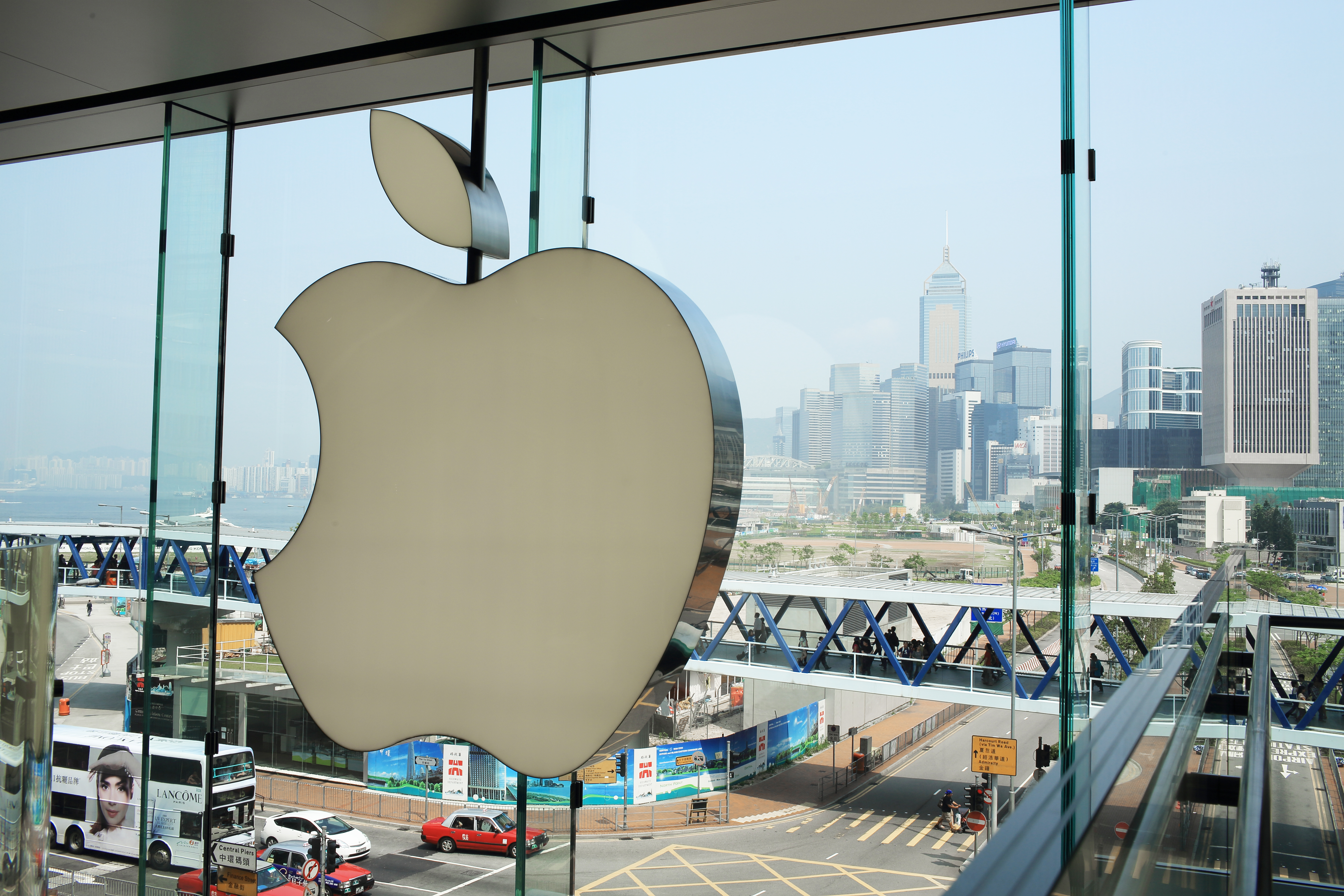  Apple Retreats from China 