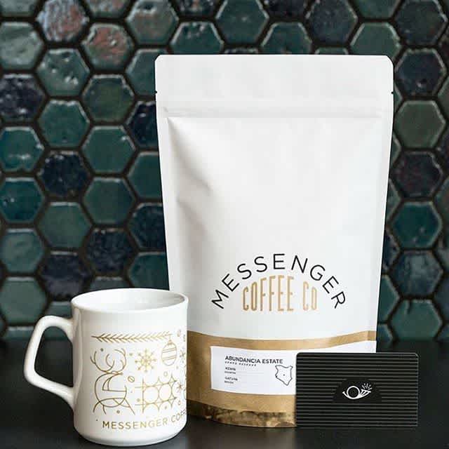 Beyond fair trade sourced and manually roasted in Kansas City @messengercoffee #coffeeforthepeople #specialtycoffee #qualityinsideout #coffeepackaging #customcoffeebags 📷: @layersnlipstick, @messengercoffee