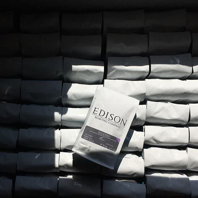 There's a way to do it better - find it. #thomasedison @edisoncoffeeco #specialtycoffee #connectingpeople #inspiringothers #qualityinsideout #greatbrandsgreatpackage #regram 📷: @edisoncoffeeco