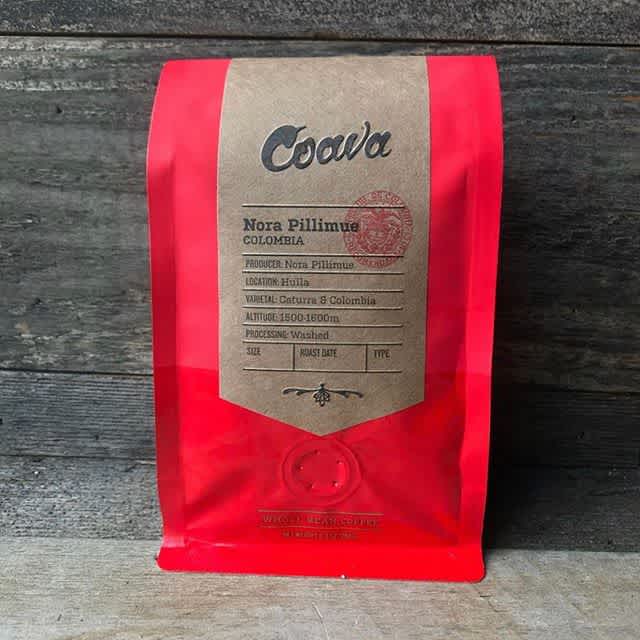 High-quality, fresh-roasted #singleorigin coffee @coavacoffee 🙌🏽 #specialtycoffeeroaster #coffeepackaging #customcoffeebags 📷: @coavacoffee