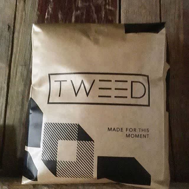 Love this fresh #wholesalecoffee packaging @tweedcoffee, who are weaving moments through #coffee and proudly roasting in #Texas 🔥 #specialtycoffee #qualityinsideout #customcoffeebags 📷: @tweedcoffee