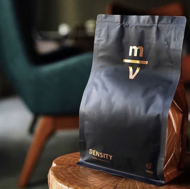 Offering quality, depth and luxury through the finest coffees @densitycoffee⠀#densitycoffee #specialtycoffeeroaster #coffeepackaging #customcoffeebags⠀📷: @densitycoffee