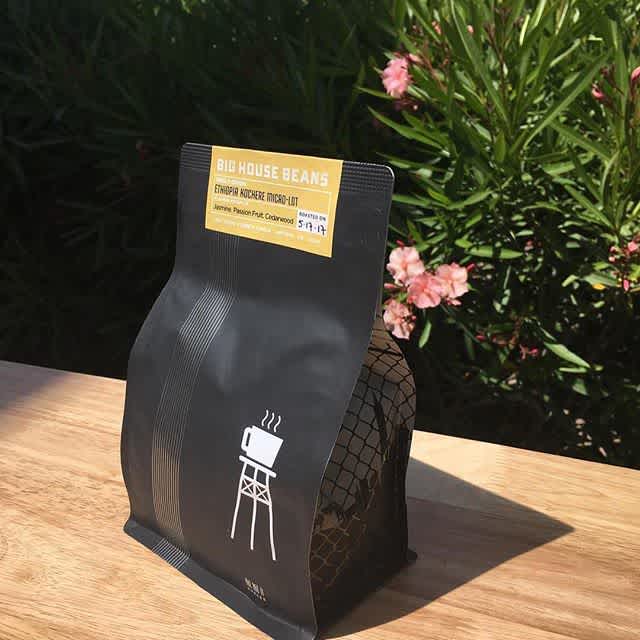 Empowering people through second chances with every cup of delicious #specialtycoffee @bighousebeans #morethanjustcoffee #brandwithpurpose #greatbrandsgreatpackage #coffeepackaging #customcoffeebags #coffeepackagingprinting 📷: @bighousebeans