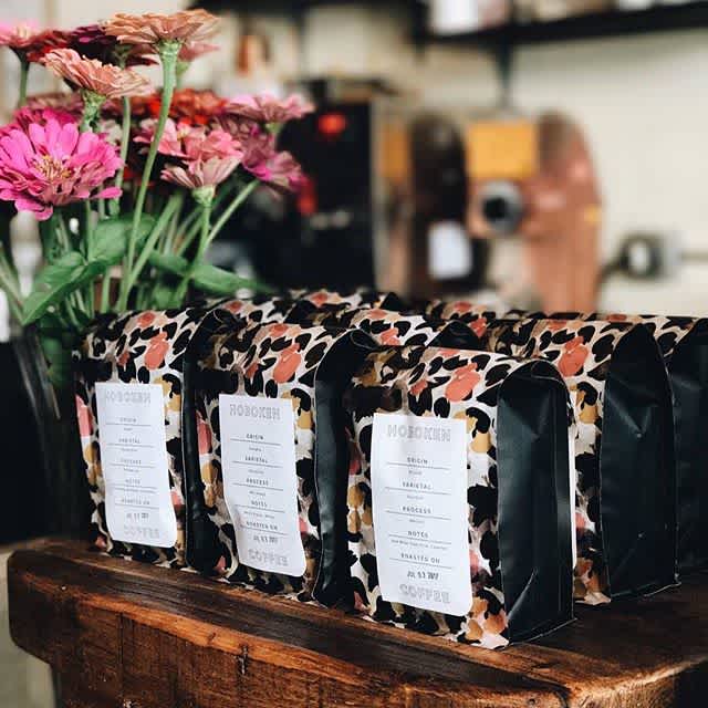 Love this beautiful and functional new #packaging @hobokencoffee, which can't help but brighten your day! Perfectly roasted in #GuthrieOK #greatbrandsgreatpackage #coffeepackaging #customcoffeebags #coffeepackagingprinting 📷: @hobokencoffee Design: @emmad