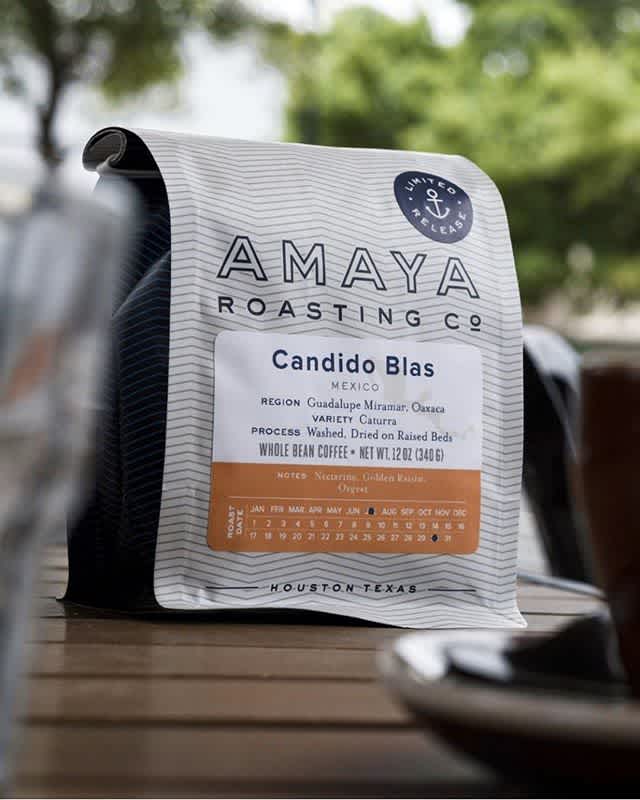 Anchored in Quality ⚓️ @amayaroastingco⠀#amayaroastingco #specialtycoffeeroaster #coffeepackaging #customcoffeebags⠀📷: @amayaroastingco