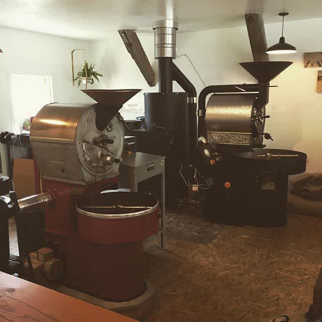 Otto's big brother is in the house @case_coffee_roasters to fill the demand for their awesome roast!!!! Congrats on your continued success!! #savorbrands #oregoncoffee #ashlandoregon