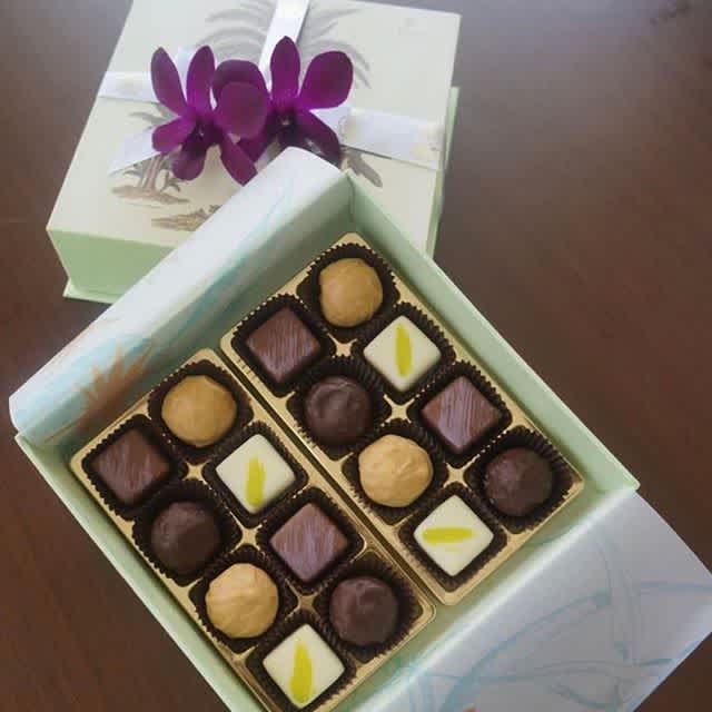 Simply serene and sweet #boxpackaging @kahala_resort #greatbrandsgreatpackage #custompackaging #custombox #chocolates