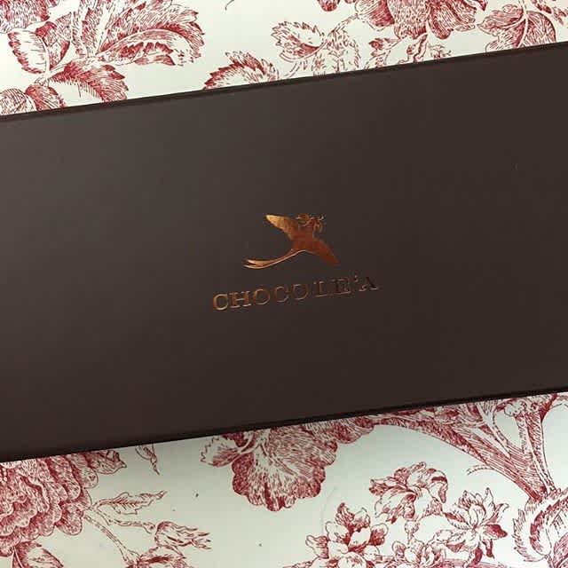 ❤️ this sneak peek of delightfully elegant #custompackaging @chocoleahawaii, specialty maker of decadent #artisanchocolate #qualityinsideout #chocolatepackaging #custombox #trufflebox 📷: @chocoleahawaii