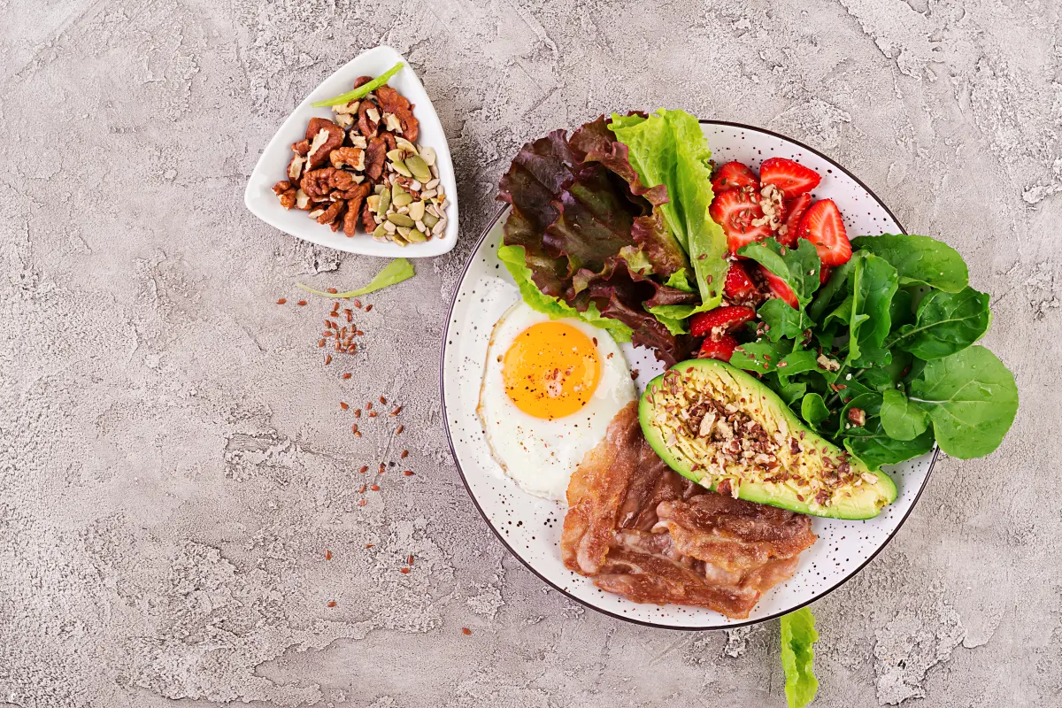 Dieta LCHF – zasady, przepisy i korzyści zdrowotne