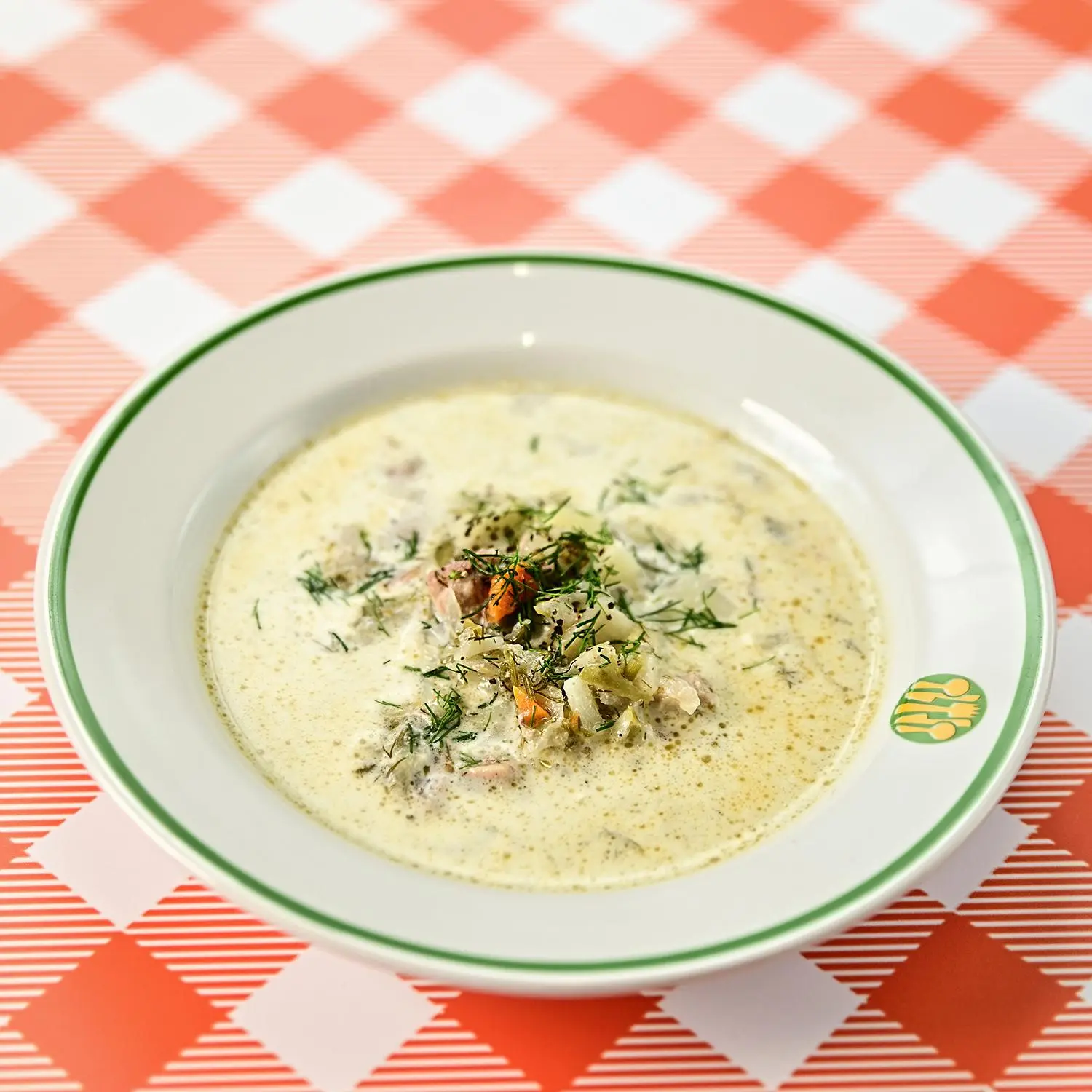 Zupa ogórkowa z ziemniakami