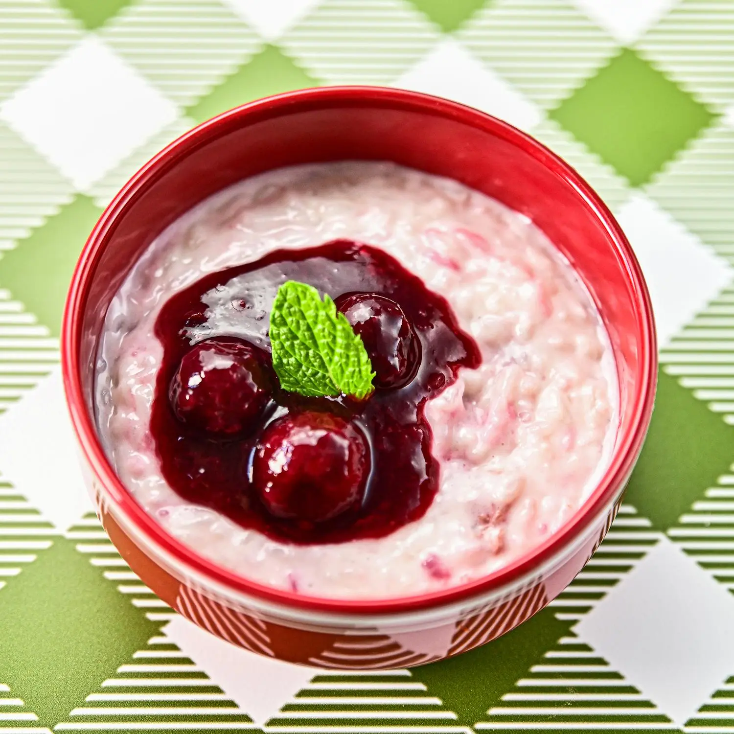 Ryż na mleku z frużeliną wiśniową