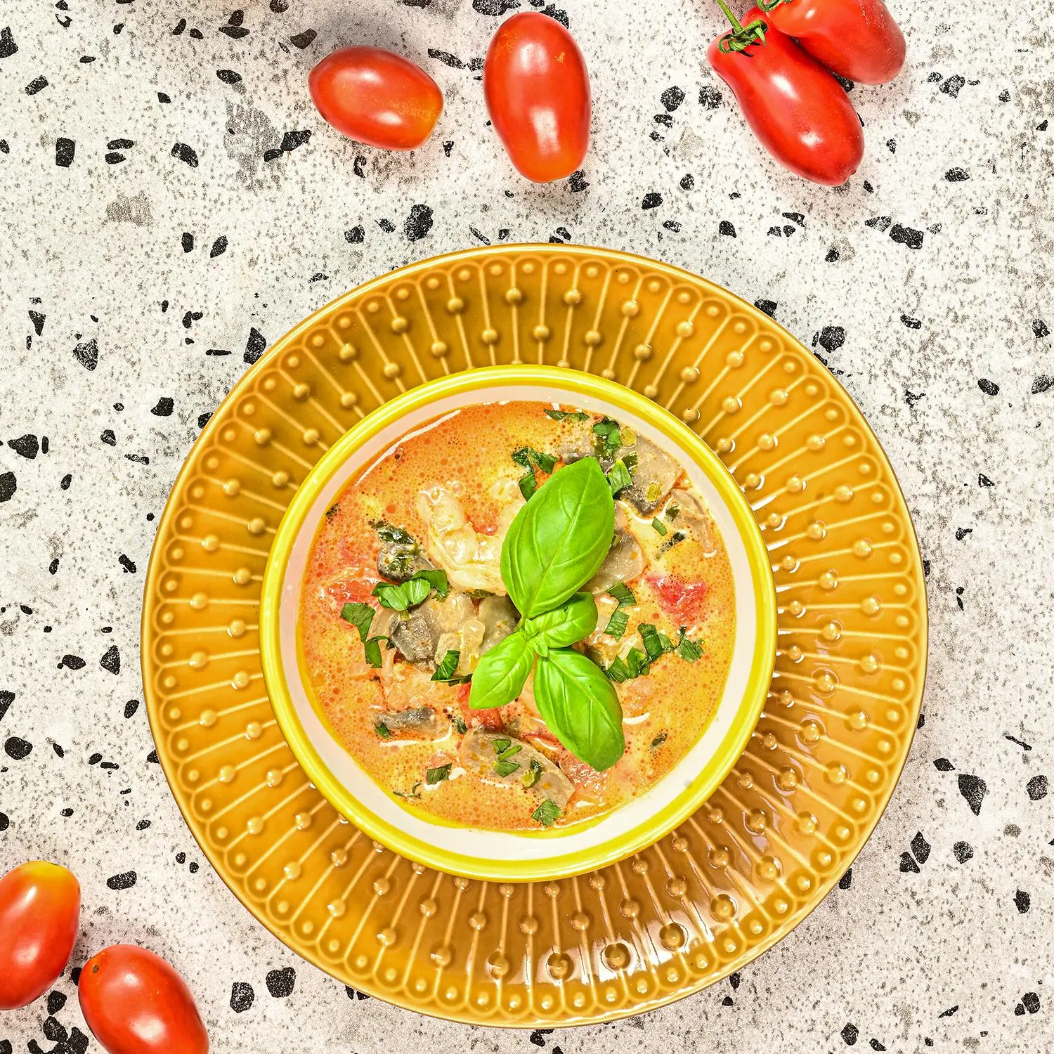 Tajska keto zupa curry z krewetkami