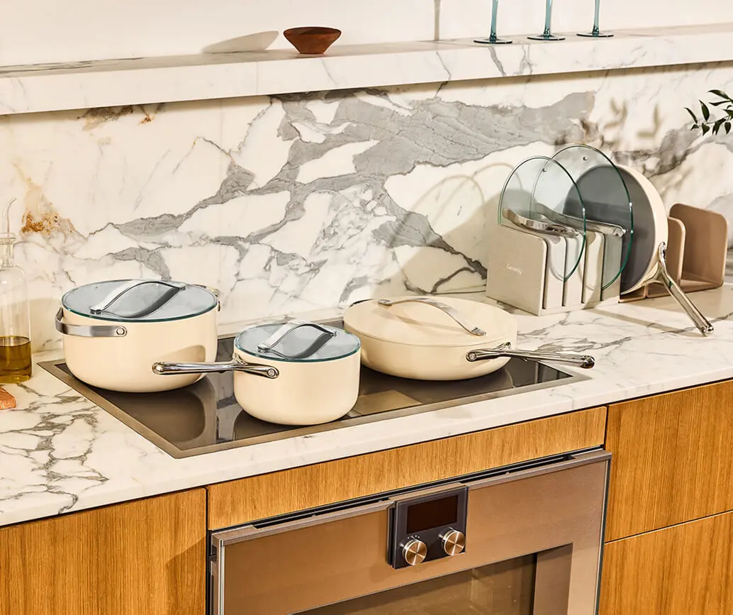 https://images.ctfassets.net/vitsw3itv0qj/1115JfgugPm7TSGF0uMyfQ/59aedaf41f00a678c77cc73083a1b8b1/Ceramic_Cookware_Set_-_Split_Accordion_-_Designed_for_Peace_of_Mind_-_Desktop.jpg
