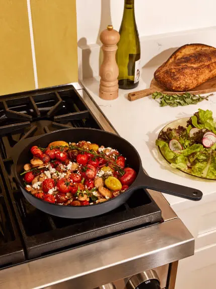 Cast Iron Cookware - Skillet - Hover