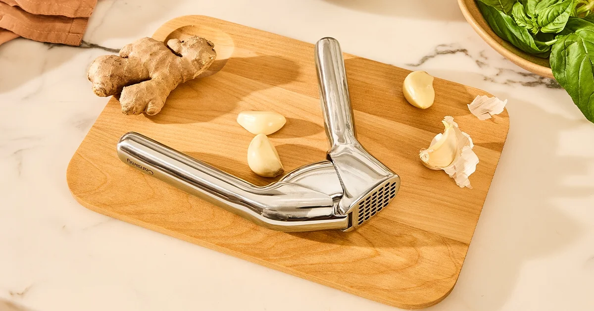 Garlic Press - Stainless Steel - Presentation